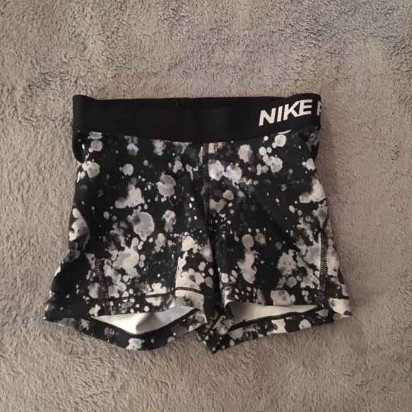 Nike Pros - Picture 3 of 4